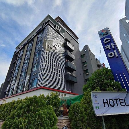 Sky Hotel チャングウォン エクステリア 写真